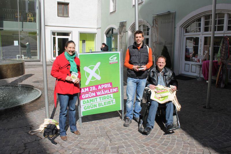 Verteilaktion am Stadtplatz